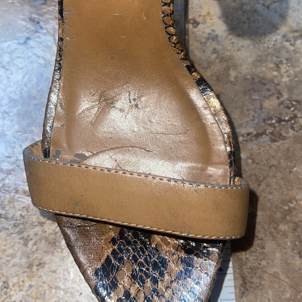 Snakeskin Tan Heels 👠 - Picture 9 of 9